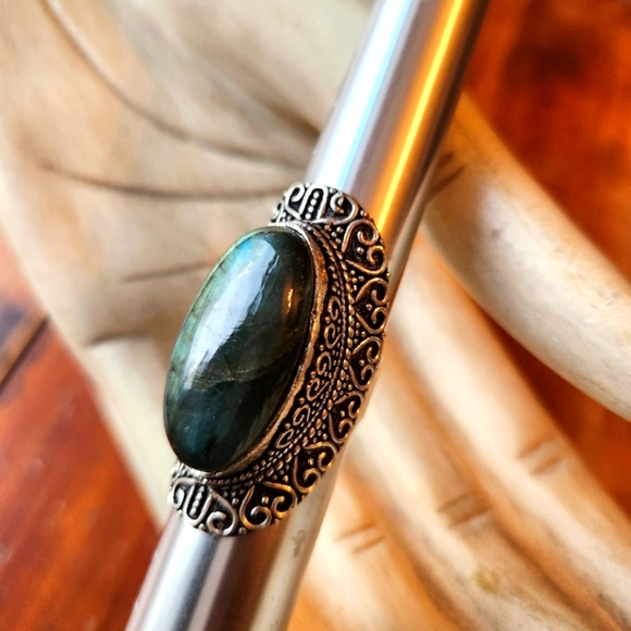 Labradorite Statement Ring - Picture 4 of 9